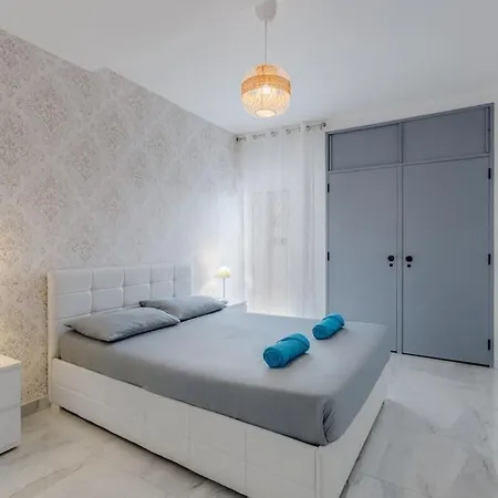 Brand New Apart With Sea View And Near The Apartment