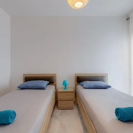 Apartment Brand New Apart With Sea View And Near The *